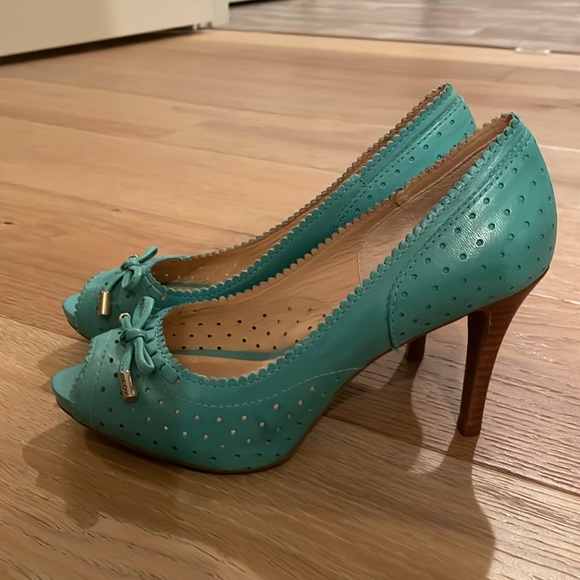 Geox Turquoise Pumps. - Picture 5 of 8